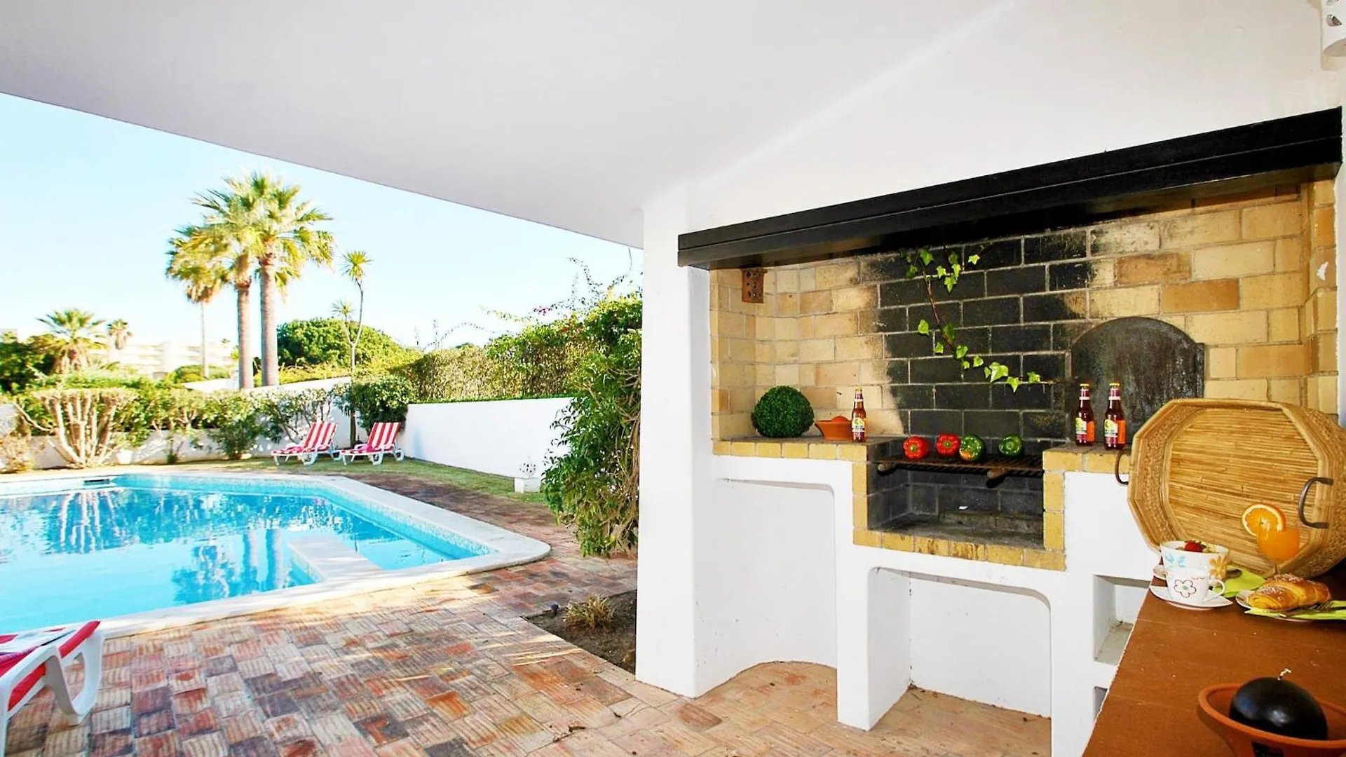 Villa With Bbq, Pool Albufeira