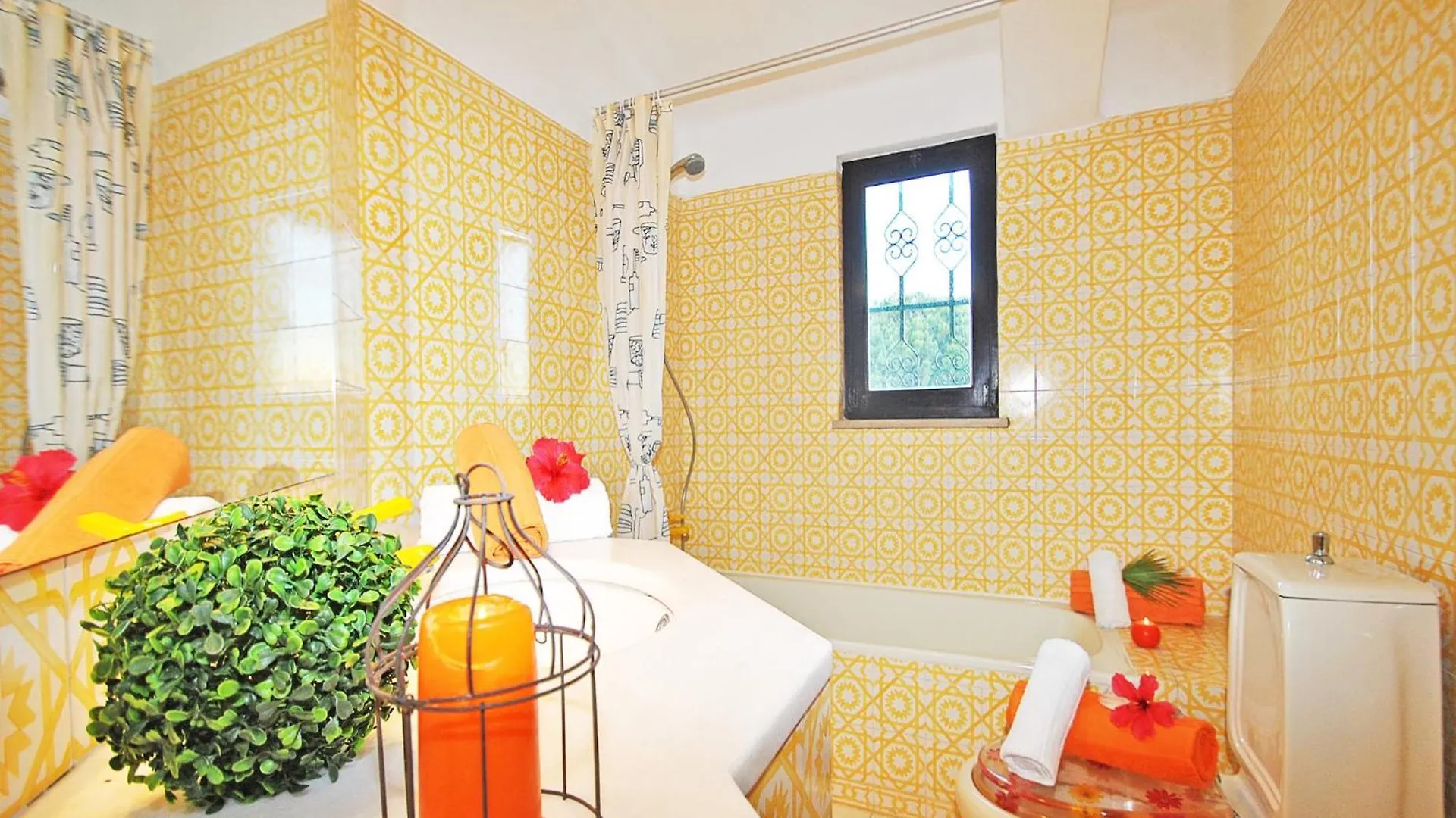 Villa With Bbq, Pool Albufeira